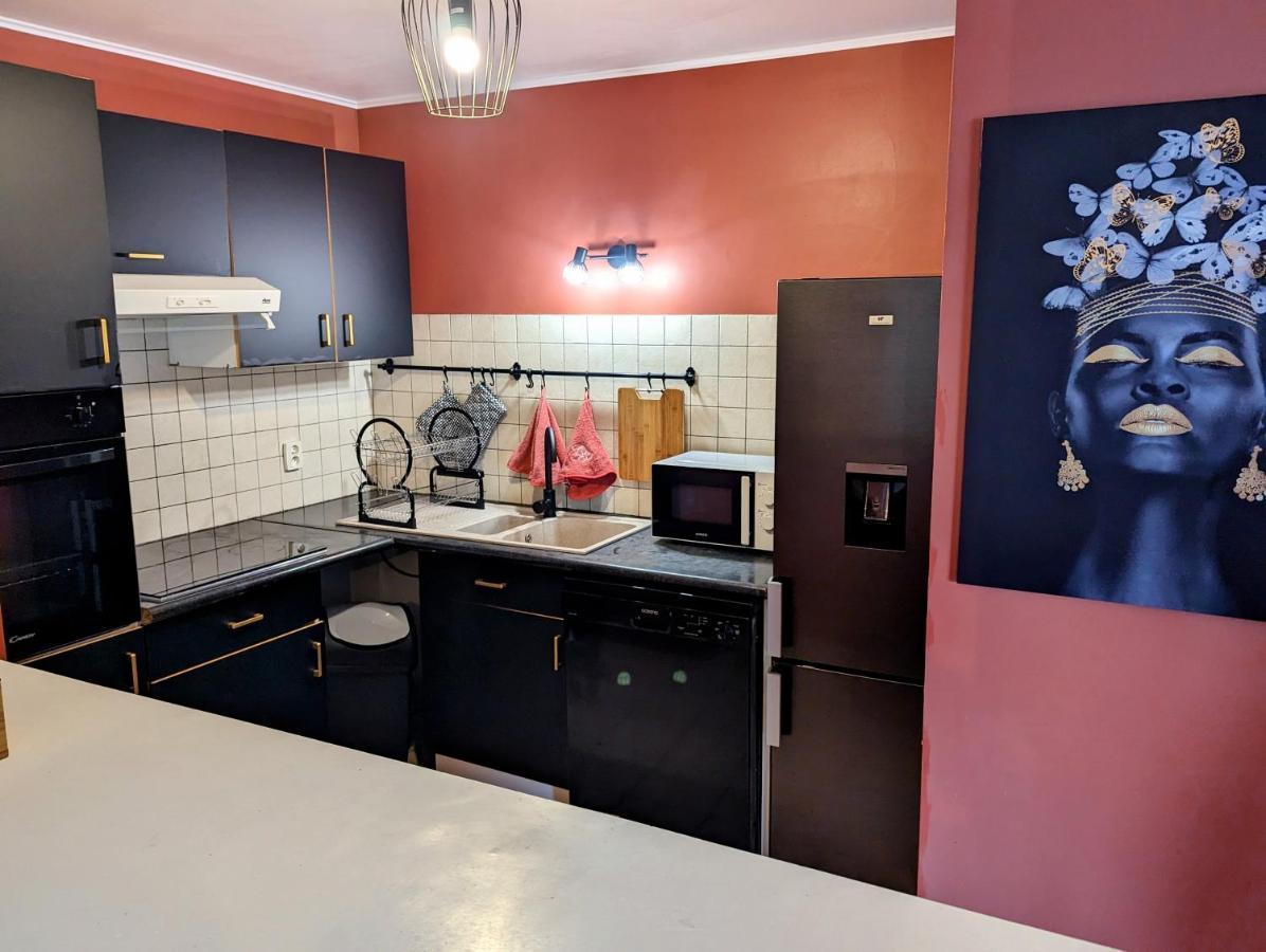 L'Evasion Cergy: Downtown Retreat with Parking & Entertainment Apartment Exterior photo